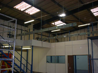 TRUNKING & 400 WATT HQI LOW BAYS